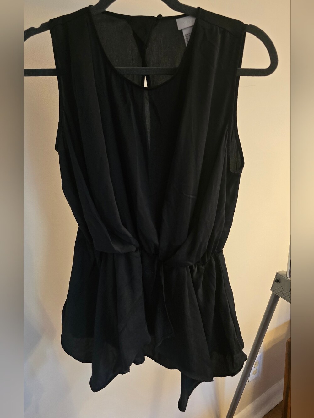 H&M Black High Neck Flowy Draped Sleeveless Cinched Waist Top Size 6